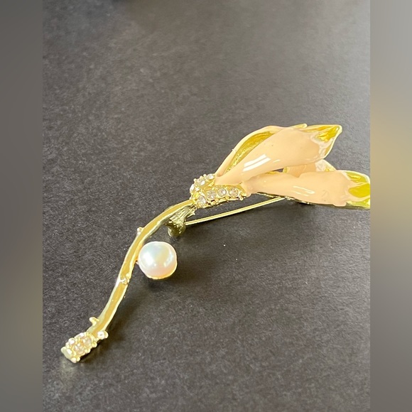 Handmade | Genuine Freshwater Pearl Pin Brooch - Picture 3 of 4